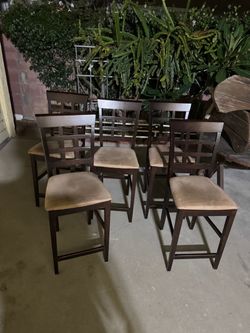 Lot of 5 chairs