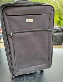 Protocol Rolling Suitcase