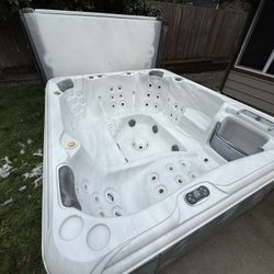 Tropic Seas Spa 8 Person Hot Tub