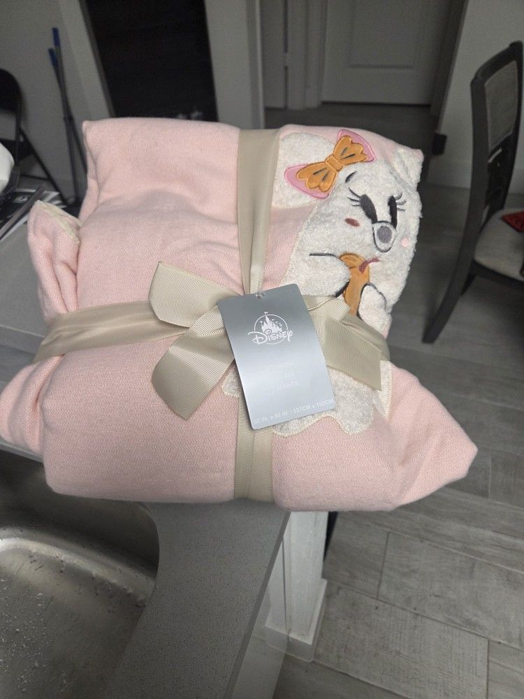 Disney Parks Minnie Ghost Throw - 50 in x 60 in