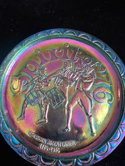 VTG 1976 Indiana Glass Company "Spirit of '76" Bicentennial blue carnival glass plate