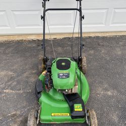 John Deere Lawnmower