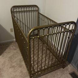 Crib And changing Table 