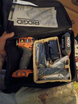 RIDGID 18V Subcompact Brushless Drill Kit