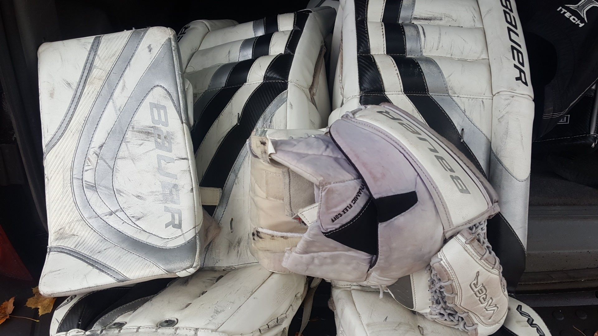 Bauer hockey pads and gloves