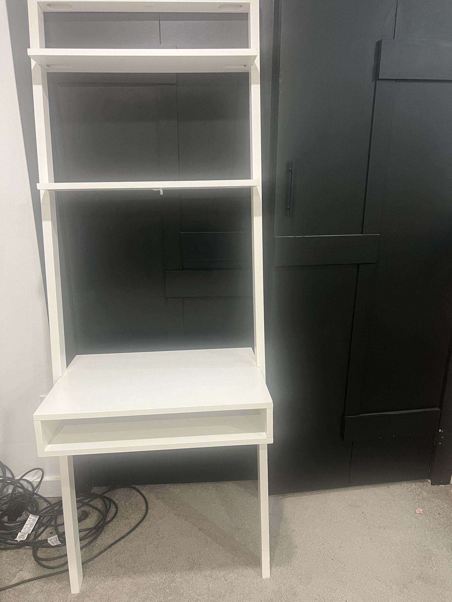 Leaning desk and shelf set - delivery