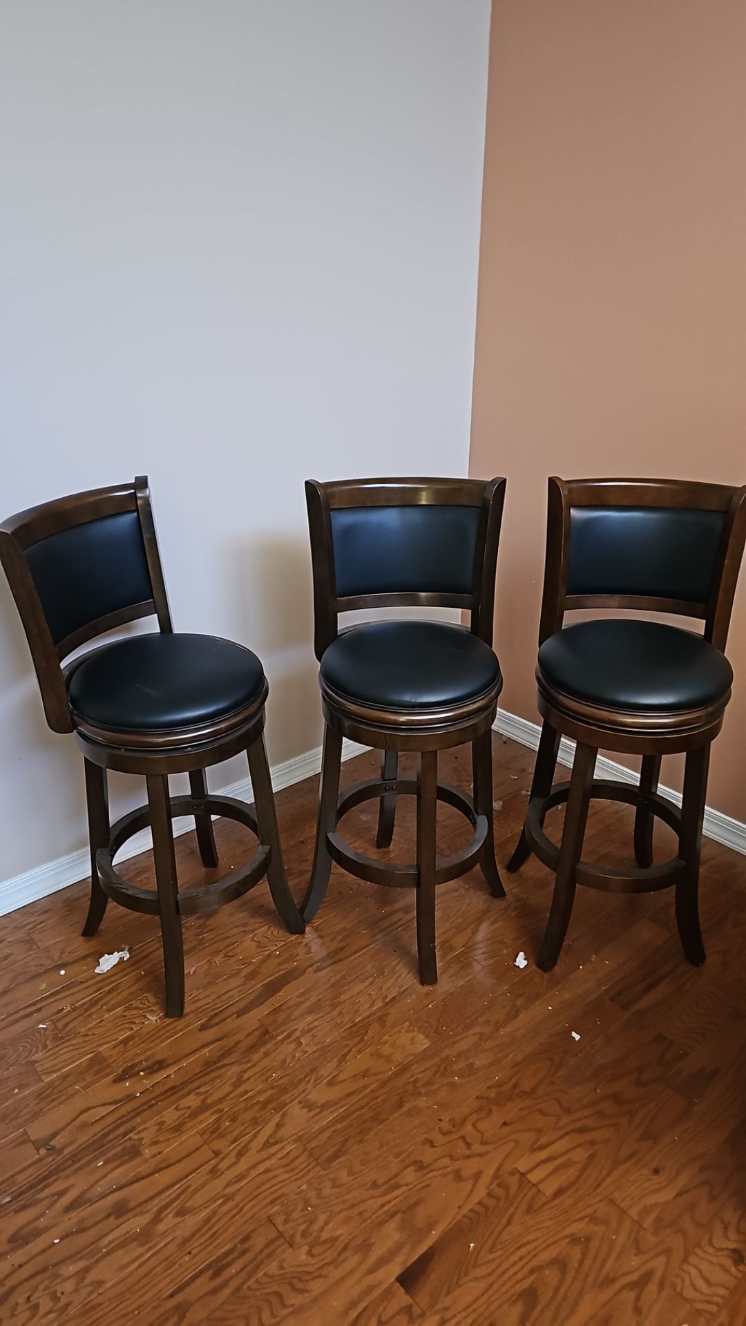 3 Bar stools