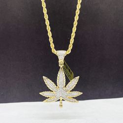 14k Solid  Rope Chain  And Diamond Marijuana Leaf Charm Pendant  💎 , Necklance