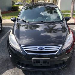 2013 ford fiesta 160,000 Miles.  (Manual Stick Shift)