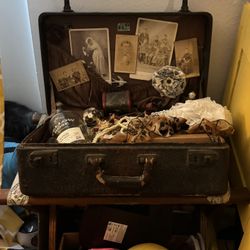 Vintage Suitcase Art With Stand