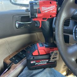 Milwaukee 3/8 Compact Impact Wrench 
