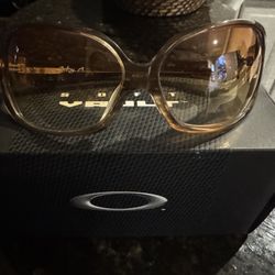 Women’s Oakley Sunglasses ( New)