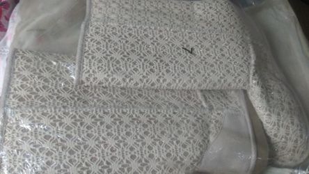 BRAND NEW BOOTS WITH FUR INSIDE