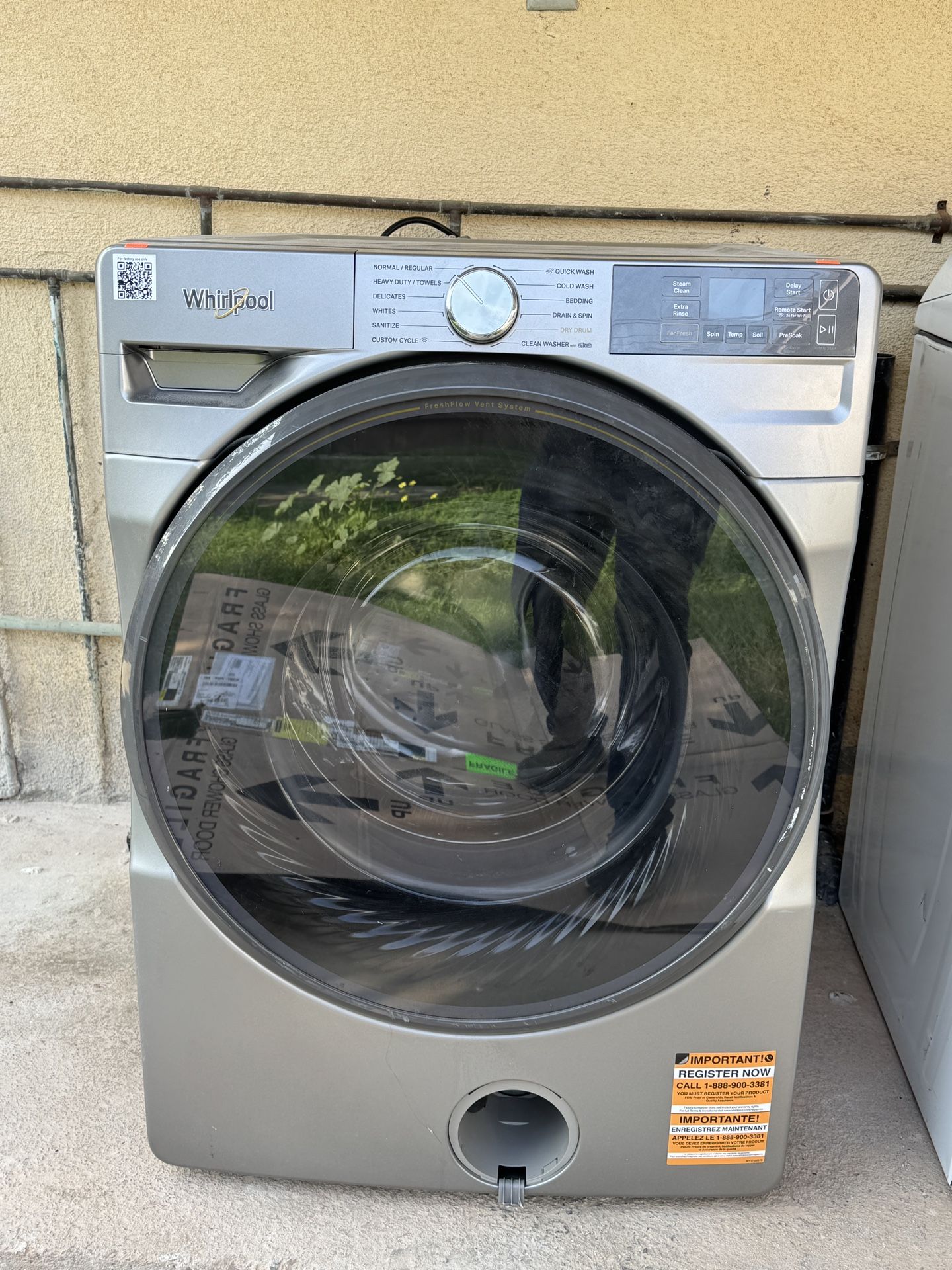 Whirlpool Smart Front Load Washer WFW5720RR 4.5 cu. ft.