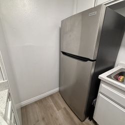 Frigidaire ADA 18.3 Cu. Ft. Top Freezer Refrigerator 30-Inch Wide in Stainless Steel