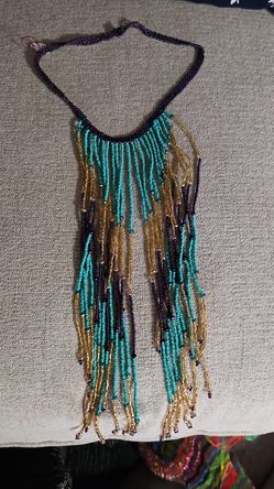 Elegant Beaded Necklace in Turquoise and Gold