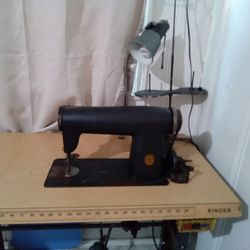 SINGER INDUSTRIAL SEWING MACHINE