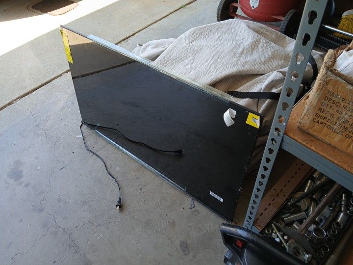 39" Hisence Smart TV