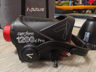 Aputure Lightstorm 1200d Pro LED Light Kit