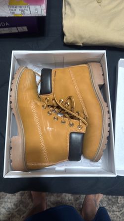 Top Moda Women’s Boots - size 5.5