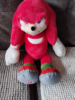 Knuckles build a bear
