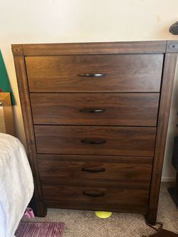 Woden dresser