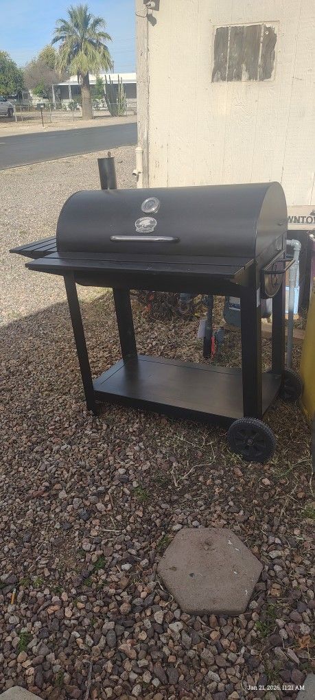 Backyard Classic Professional Grill