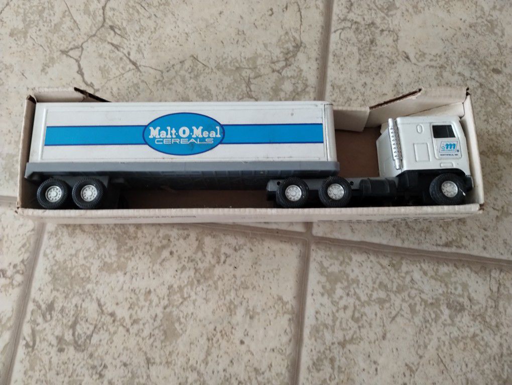 1:48 Scale Toy Truck 