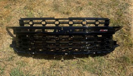 2021 - 2024 CHEVROLET TAHOE/SUBURBAN FRONT GRILL OEM