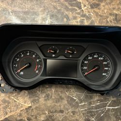 2021 Chevy Camaro OEM Dash cluster 