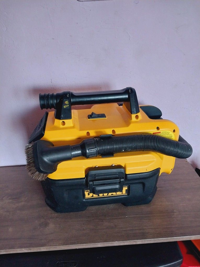 Vacuum Dewalt