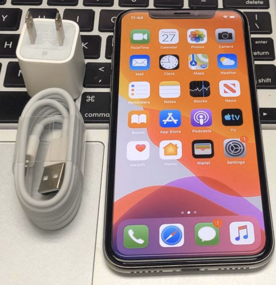 iPhone X 64GB Factory Unlocked-Silver