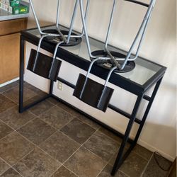 Bar & Stools