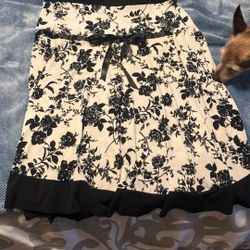 Flowery Off White And Black Skirt