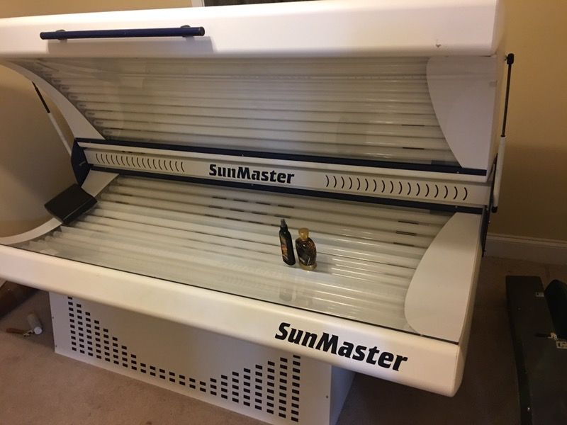 32 BULB SUN MASTER TANNING BED