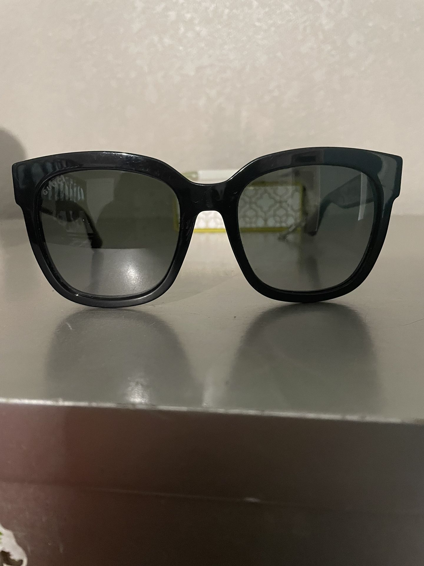 Gucci Square Sunglasses with Detachable Charm 58MM NEVER WORN for Sale in  Dallas, TX - OfferUp