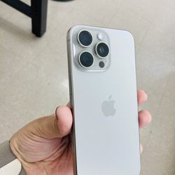 iPhone 15 Pro Max 256GB AT&T Cricket 