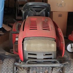 Old lawn Mower I'm Selling It Don't Know What's Wrong With It