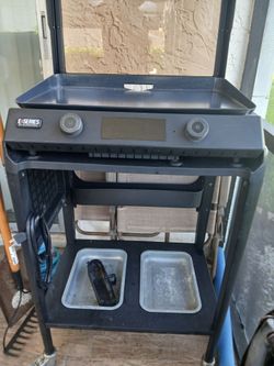 Blackstone electric BBQ Grill with stand