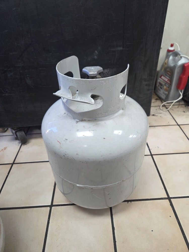 Propane Gas Tanks(full)