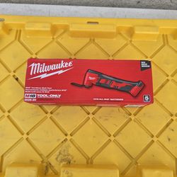 Milwaukee
M18 18V Lithium-Ion Cordless Oscillating Multi-Tool (Tool-Only)