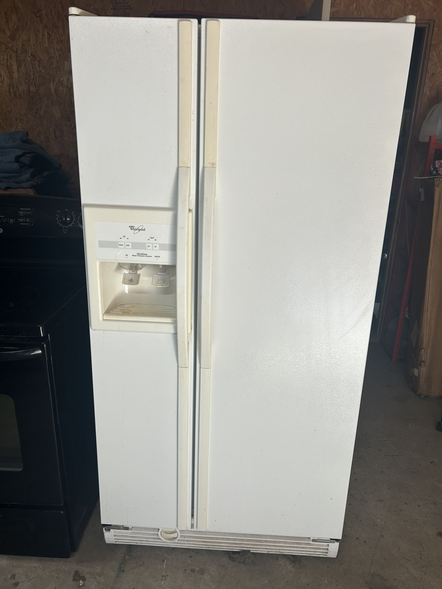 REFRIGERATOR 