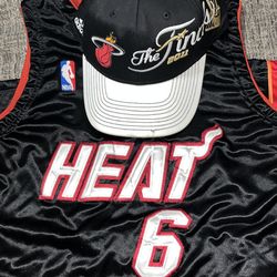 2011 Miami Heat LeBron Jersey + hat
