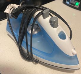 Rival Steam Iron ES280 White/Blue 1200W 120V Aluminum Spray Mist Variable Steam $3