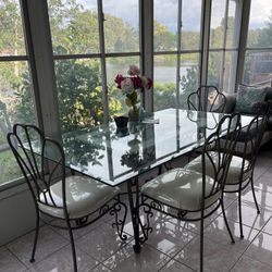 Glass Table And 4 Chairs 