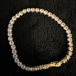 golden shiny diamond tennis bracelet brand new
