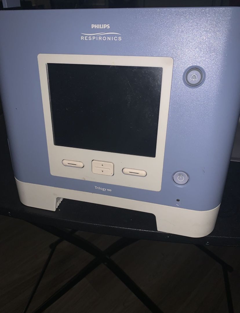 Philips Resporonics Trilogy 100 Ventilator