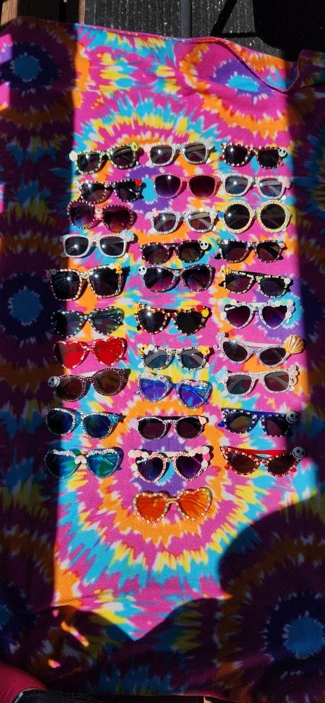 Lot Of 31 Sunglasses Bedazzeled Rhinestone Festival