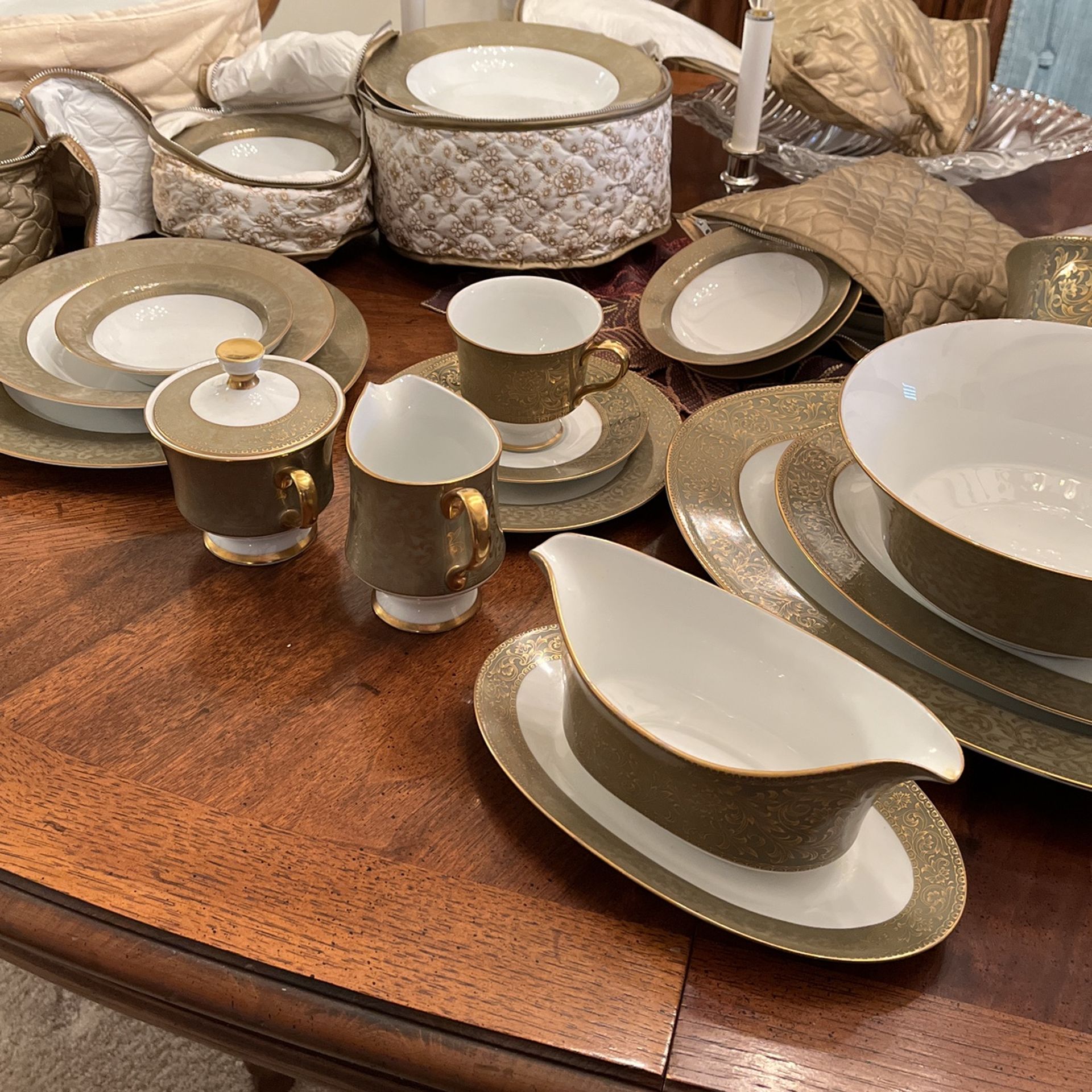 China Service For 12, Sango