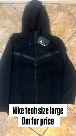Size large Nike tech